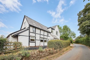 House | 4 bedrooms, desk - Host Stay Merrow Cottage (Malvern)