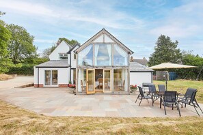 Nhà | 4 phòng ngủ 