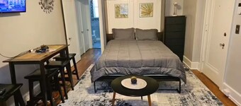 Tastefully furnished studio condo.  Centrally located in historic Fisher Park.