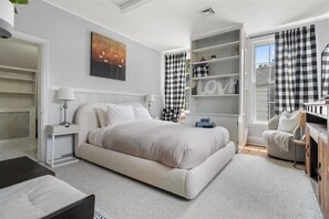 5 عدّة غرف نوم ومكواة/لوح كي وواي فاي وملاءات أسرّة