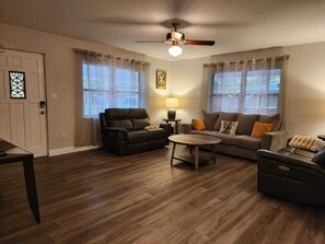 TV - Space Coast Vacation Home — 5 Min to Kennedy Space Center & Beaches! (Titusville)