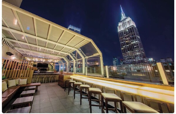 المنطقة المحيطة بالمنشأة