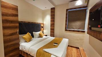 Deluxe Double Room | Free WiFi, bed sheets