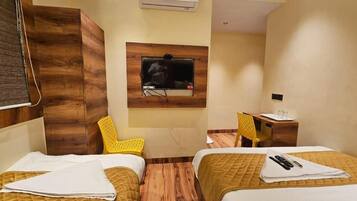 Free WiFi, bed sheets