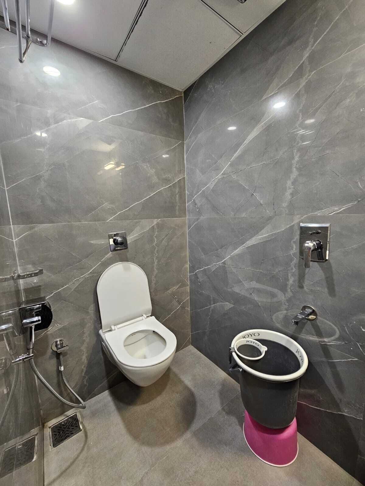 Shower, towels, soap, shampoo