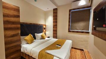 Deluxe Double Room | Free WiFi, bed sheets