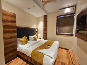 Deluxe Double Room | Free WiFi, bed sheets - Hotel Imperial Suite (Mumbai)