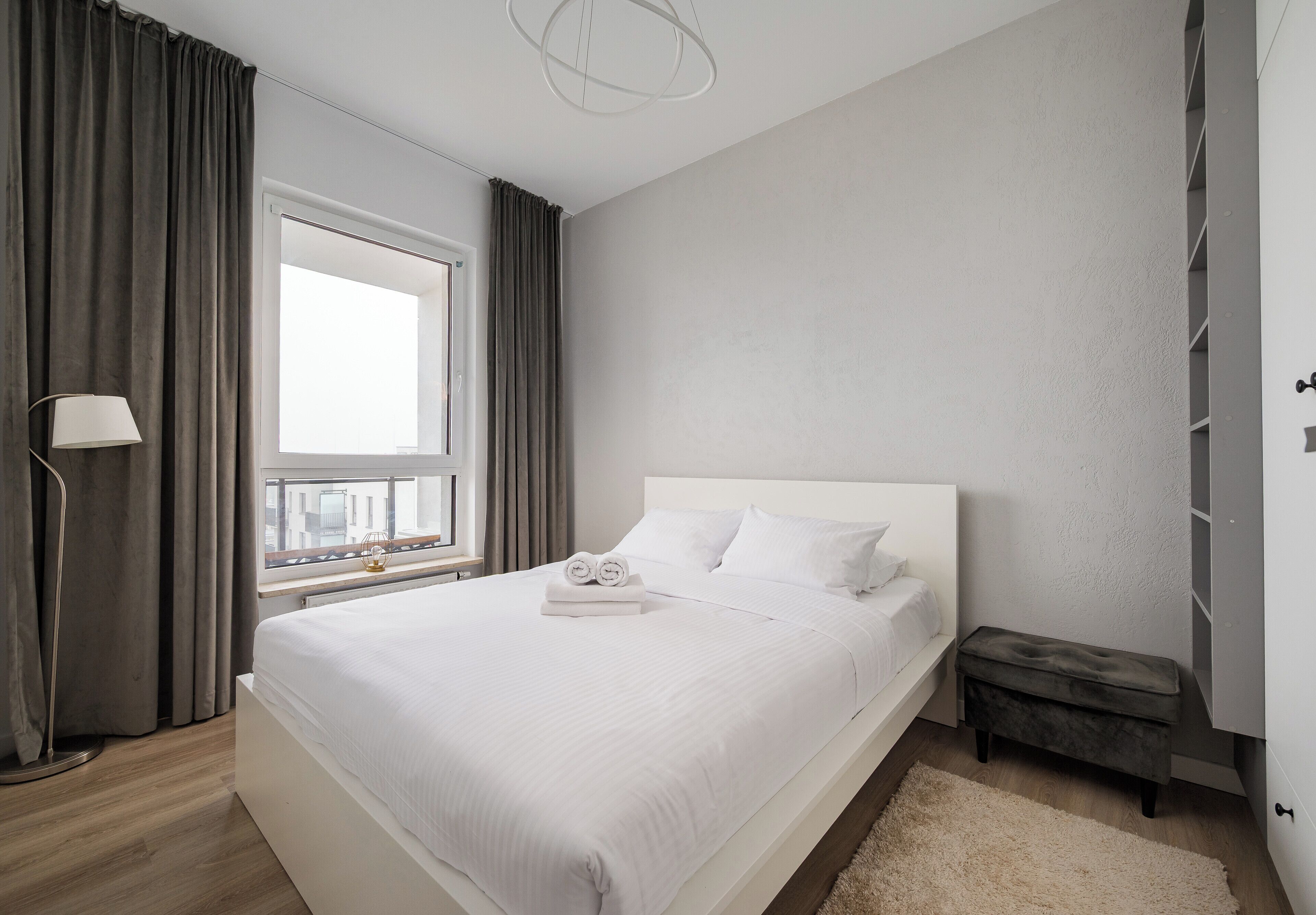 1 dormitorio, tabla de planchar con plancha, wifi y ropa de cama