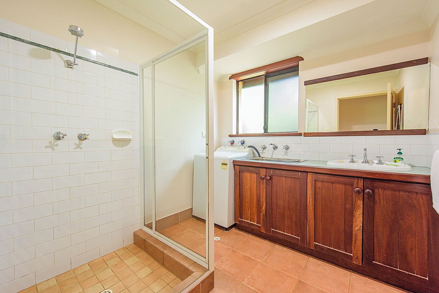 Cottage, Multiple Beds, Patio, Garden View | Bathroom | Shower, free toiletries, hair dryer, towels