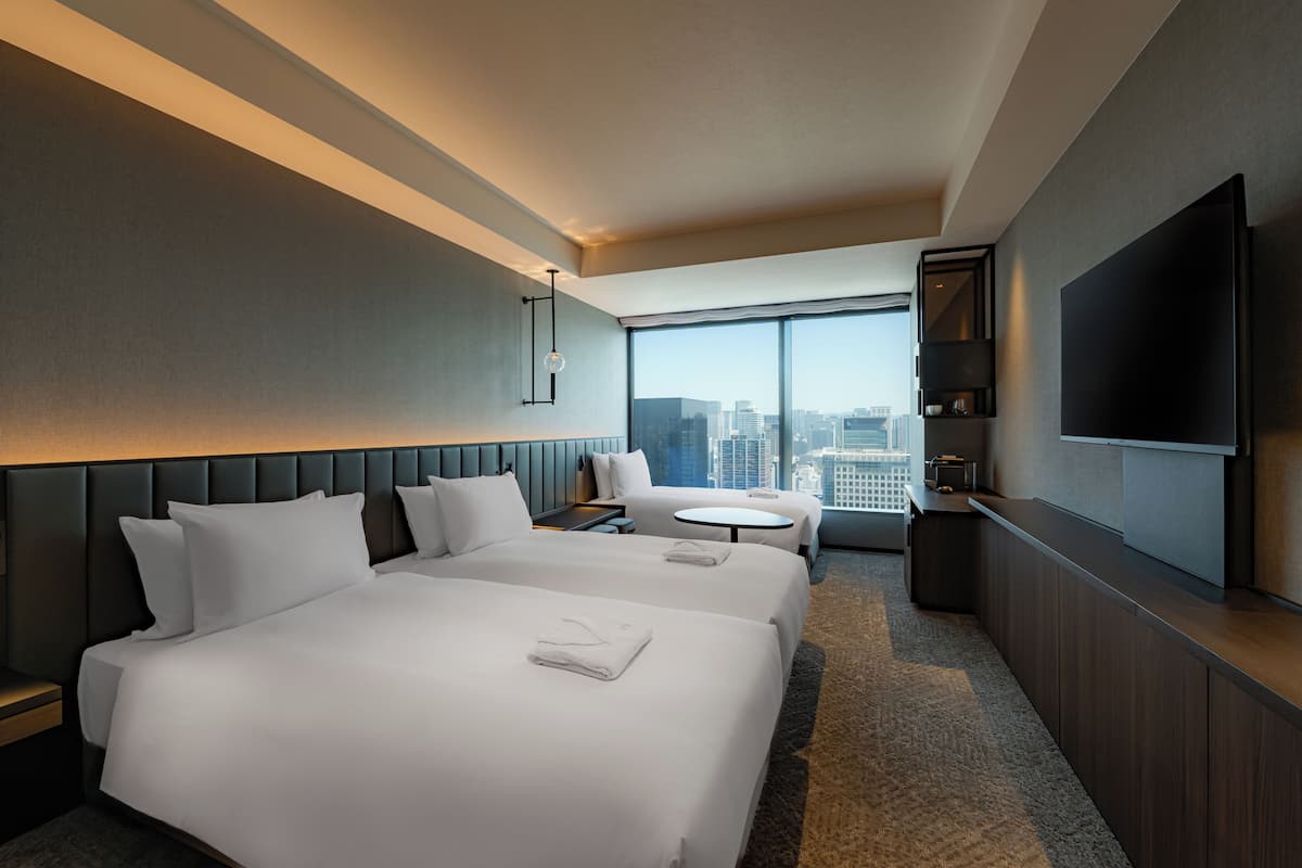 Kamar Triple Standar, Bebas Asap Rokok | Seprai premium, selimut bulu angsa, brankas, dan meja kerja