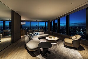 Suite Twin, Non Smoking | Premium bedding, down comforters, in-room safe, desk - THE GATE HOTEL OSAKA by HULIC (Osaka)