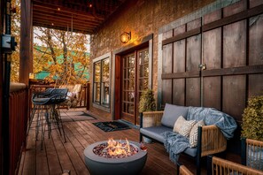 Terrace/patio - Location & Views! Luxury 4 Kings • Hot Tub • Fire Pit • Dog Friendly (Pigeon Forge)