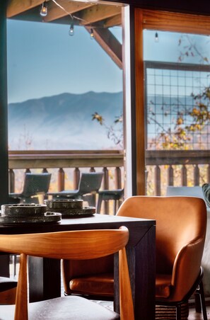 Dining - Spectacular Views of Mt LeConte! Luxury 4 Kings Cabin • Hot Tub • Fire Pit (Pigeon Forge)