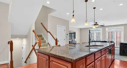 Luxury 4-bedroom townhome with fitness room and AC in charming Gaithersburg