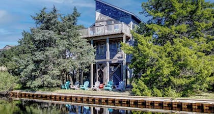 Sound Rider-Canal Front - 4 Minute Drive to Beach and Ramp 49!