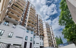 Exterior - New apart in Vake with stunning mountain & city view (T'bilisi)
