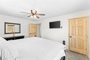 3 bedrooms, WiFi, bed sheets, wheelchair access
