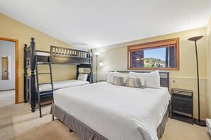 Bedroom - Ski Hill 39 - Breckenridge Vacation Rental - Ski Hill 39: Ski-In Breck Condo Near Gondola, Fireplace, Ski Locker, Hot Tubs (Breckenridge)