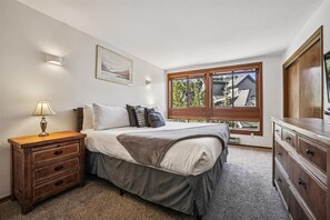 3 makuuhuonetta, ilmainen Wi-Fi, vuodevaatteet, pääsy pyörätuolilla