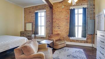 1 bedroom, desk, iron/ironing board, internet