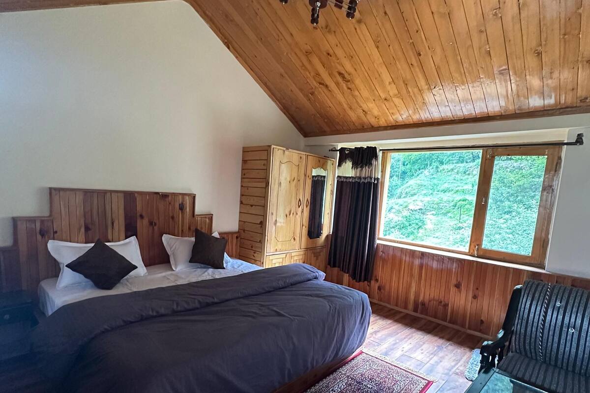 Classic Room, Balcony, Mountain View | Free WiFi