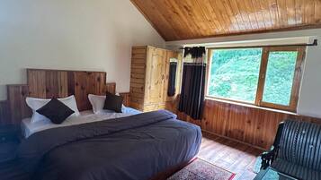 Classic Room, Balcony, Mountain View | Free WiFi