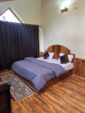 Classic Room, Balcony, Mountain View | Free WiFi