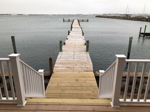 Property grounds - Mariners Cove Waterfront - Private Dock, Pet Friendly, Wi-Fi, Off-Street Parking (Norfolk)