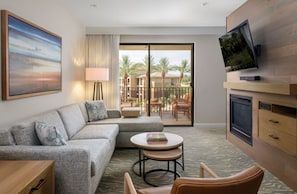 TV, fireplace - Premium 1 BD Villa on Golf Course in Scottsdale (Scottsdale)
