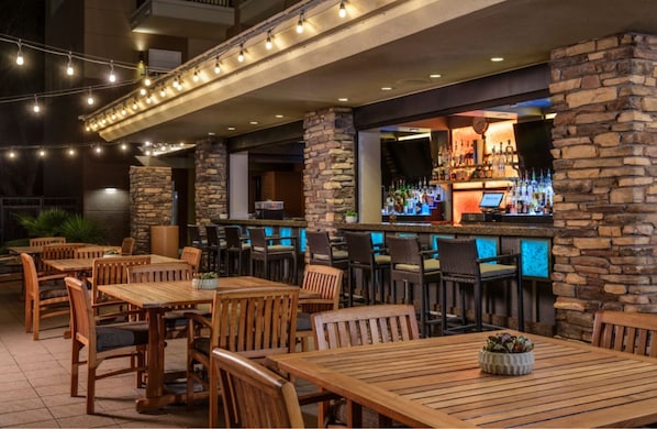 Bar (on property) - Premium 1 BD Villa on Golf Course in Scottsdale (Scottsdale)