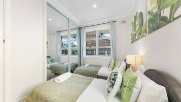 3 bedrooms, iron/ironing board, bed sheets