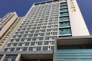 Unclassified image, 3 of 46, button - Jinhai Hotel (Yantai Railway Station Wuyue Plaza) (Yantai)