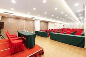 Unclassified image, 3 of 46, button - Jinhai Hotel (Yantai Railway Station Wuyue Plaza) (Yantai)