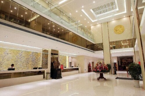 Jinhai Hotel (Yantai Railway Station Wuyue Plaza)