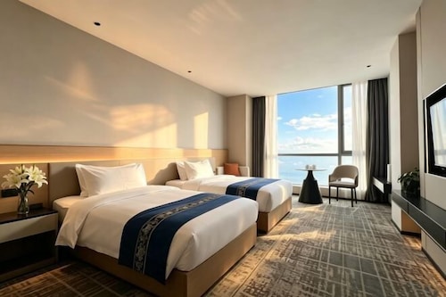 Jinhai Hotel (Yantai Railway Station Wuyue Plaza)