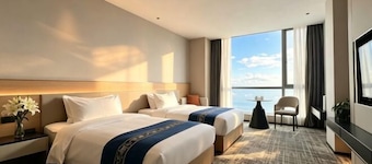 Jinhai Hotel (Yantai Railway Station Wuyue Plaza)