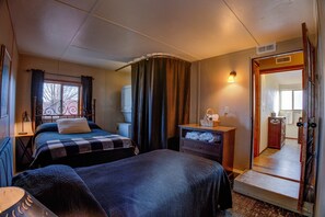 2 bedrooms, WiFi, bed sheets