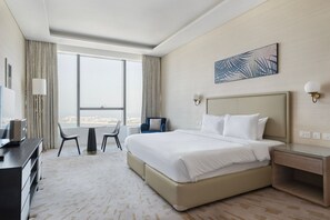 Iron/ironing board, WiFi, bed sheets - Blueground | The Palm Jumeirah, pool, nr Marina (Dubai)