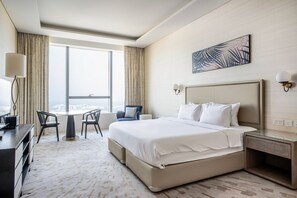 Iron/ironing board, WiFi, bed sheets - Blueground | The Palm Jumeirah, pool, nr Atlantis (Dubai)