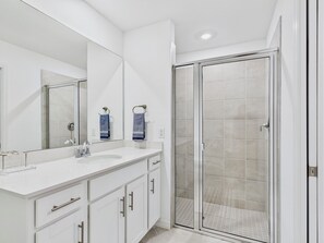 Shower, hair dryer, towels, soap - Enjoy a luxury 2BR/2BA Condo in beautiful Ave Maria Golf and Country Club (Ave Maria)