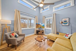 TV, fireplace, ping pong - Modern Cabin Near App State & Downtown Boone | Treetop Deck + Game Room (Boone)