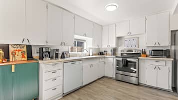 Microwave, oven, stovetop, dishwasher