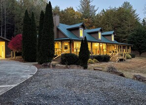 Exterior - Summit Trail Lodge – Mountain Views, Sauna, Game Room, Hot Tub (Blue Ridge)