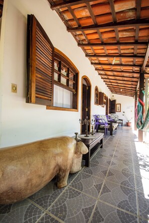 Habitación doble Confort, balcón, vista al jardín | Wifi gratis y acceso para silla de ruedas