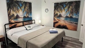 3 bedrooms, iron/ironing board, free WiFi, bed sheets - Seminole getaway; heated pool; 4 min to beach (Seminole)