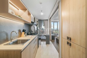 Private kitchen - Fioren by Kozystay - Cilandak (Jakarta)