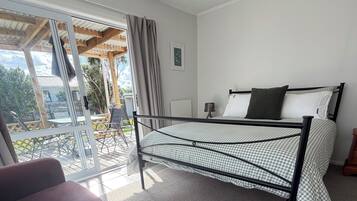 3 slaapkamers, een strijkplank/strijkijzer, gratis wifi, beddengoed