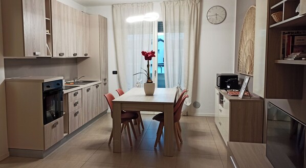 Private kitchen - Apt. Heart of Veneto Great location for visiting Vi-Pd-Ve by car and train! (Grisignano di Zocco)