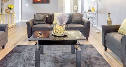 Stylish Lawrenceville Getaway with sunroom– Family & Pet Friendly