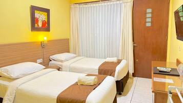 Superior kamer, 1 tweepersoonsbed of 2 eenpersoonsbedden | Een bureau, gratis wifi, beddengoed